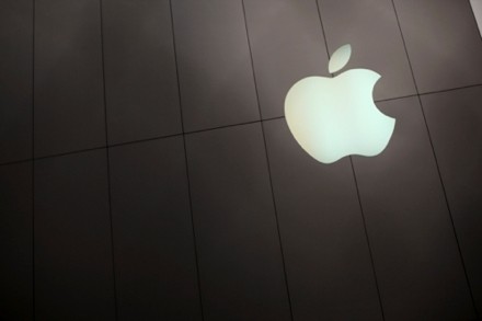 Apple наказали за цены на iphone