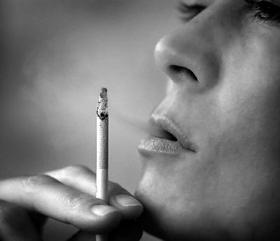 Дым сигарет с ментолом усложняет бросок курильщика