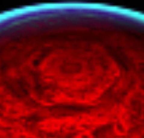 Гигантский гексагон сатурна показан в видимом свете