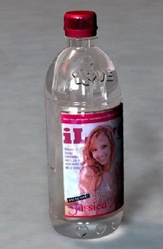 Питьевое сми: жажда выпускает журнал из бутылки