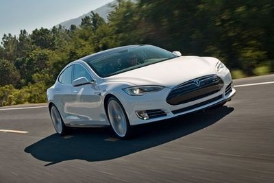 Tesla: перезарядить электромобиль за 90 секунд